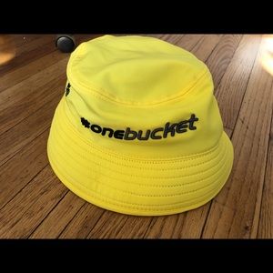 Bucket hat